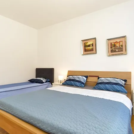 With A Parking Space - 21025 Apartment Medulin