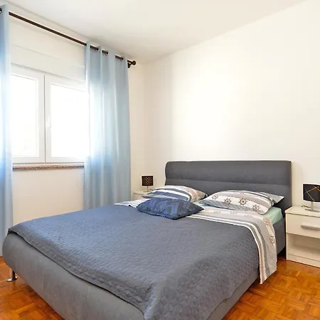 Apartment With A Parking Space - 21025 Medulin