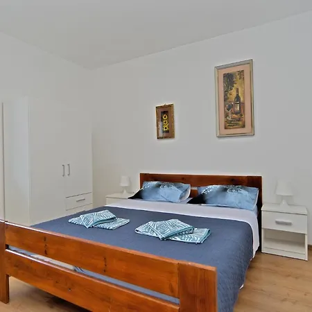Apartment With A Parking Space - 21025 Medulin
