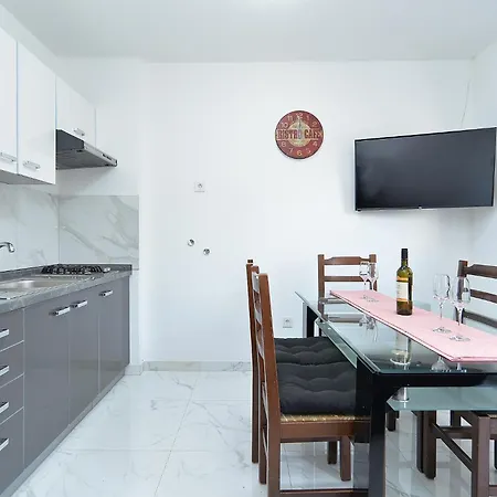 Apartment With A Parking Space - 21025